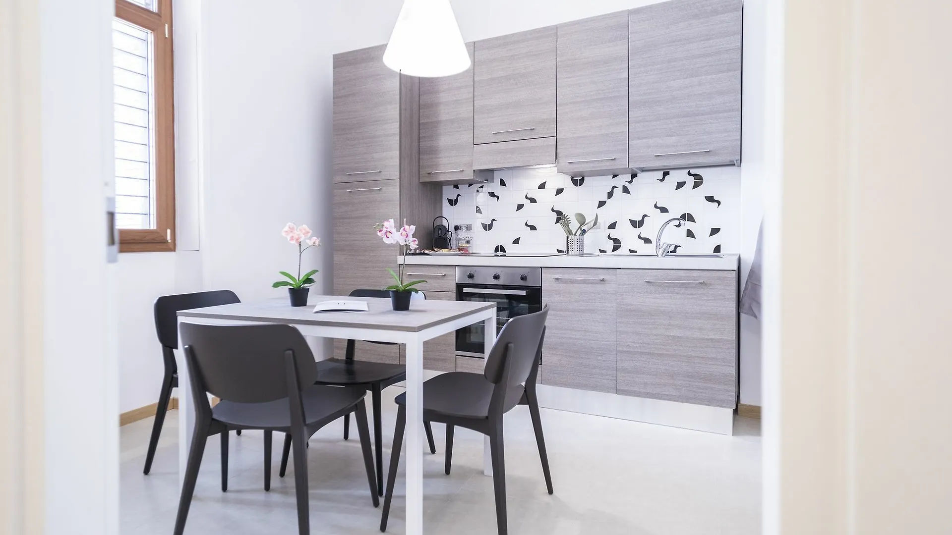 Hemeras Boutique Homes - Design Apartments Near Duomo Cathedral Milan