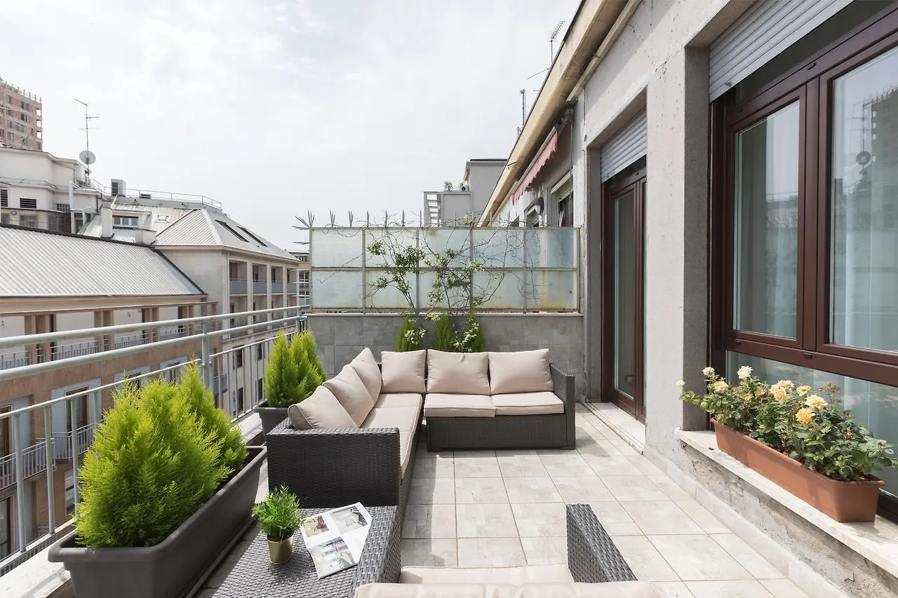 Hemeras Boutique Homes - Design Apartments Near Duomo Cathedral Milan