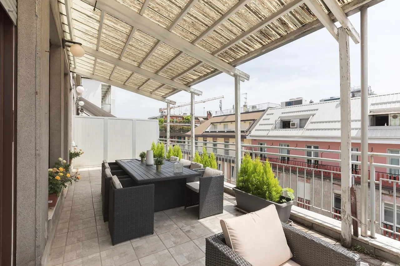 Hemeras Boutique Homes - Design Apartments Near Duomo Cathedral Milan