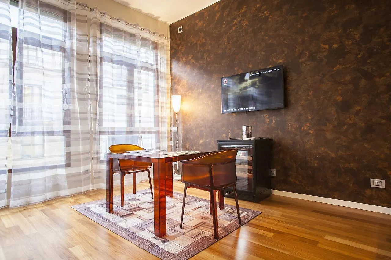 Hemeras Boutique Homes - Design Apartments Near Duomo Cathedral Milan 0*,