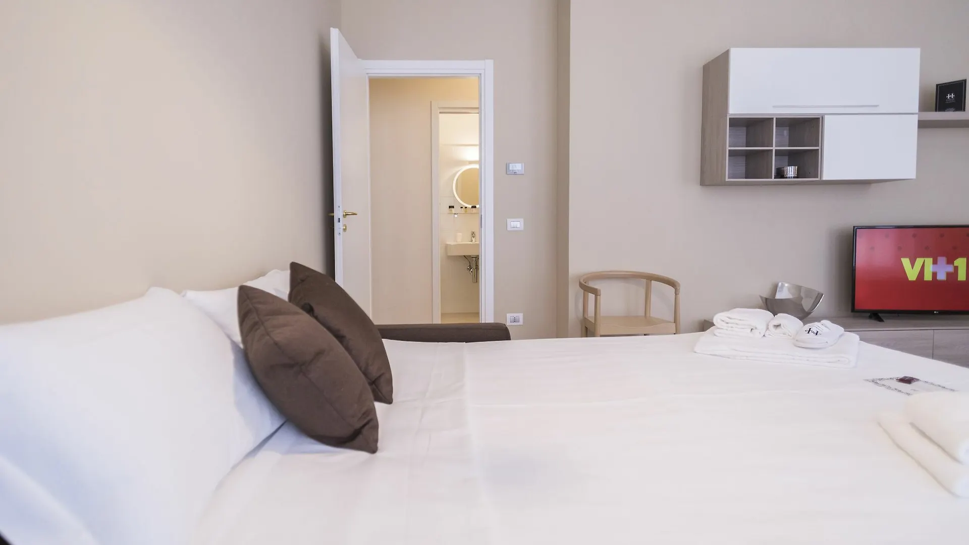 Hemeras Boutique Homes - Design Apartments Near Duomo Cathedral Milan