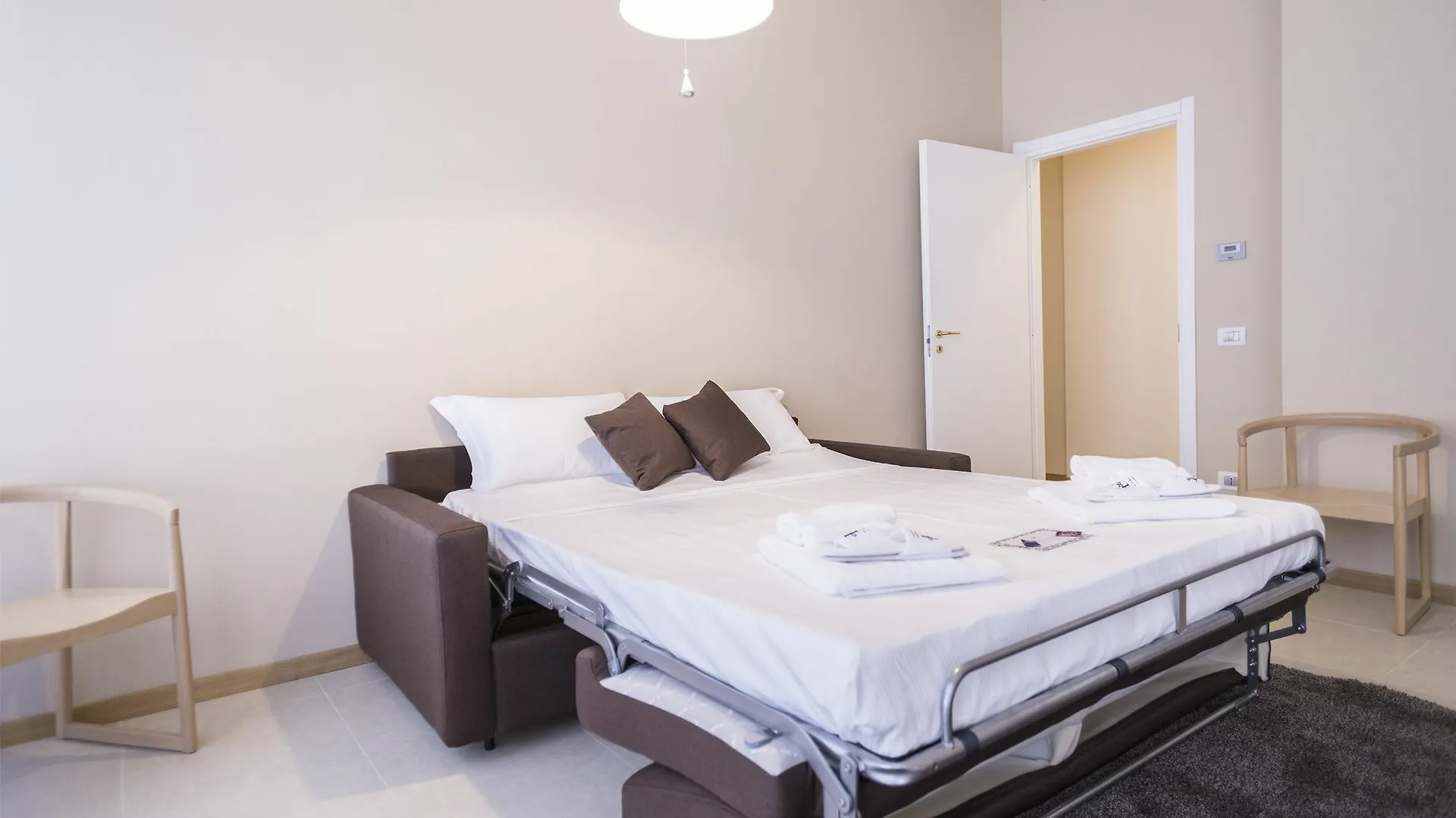 Hemeras Boutique Homes - Design Apartments Near Duomo Cathedral Milan Italy
