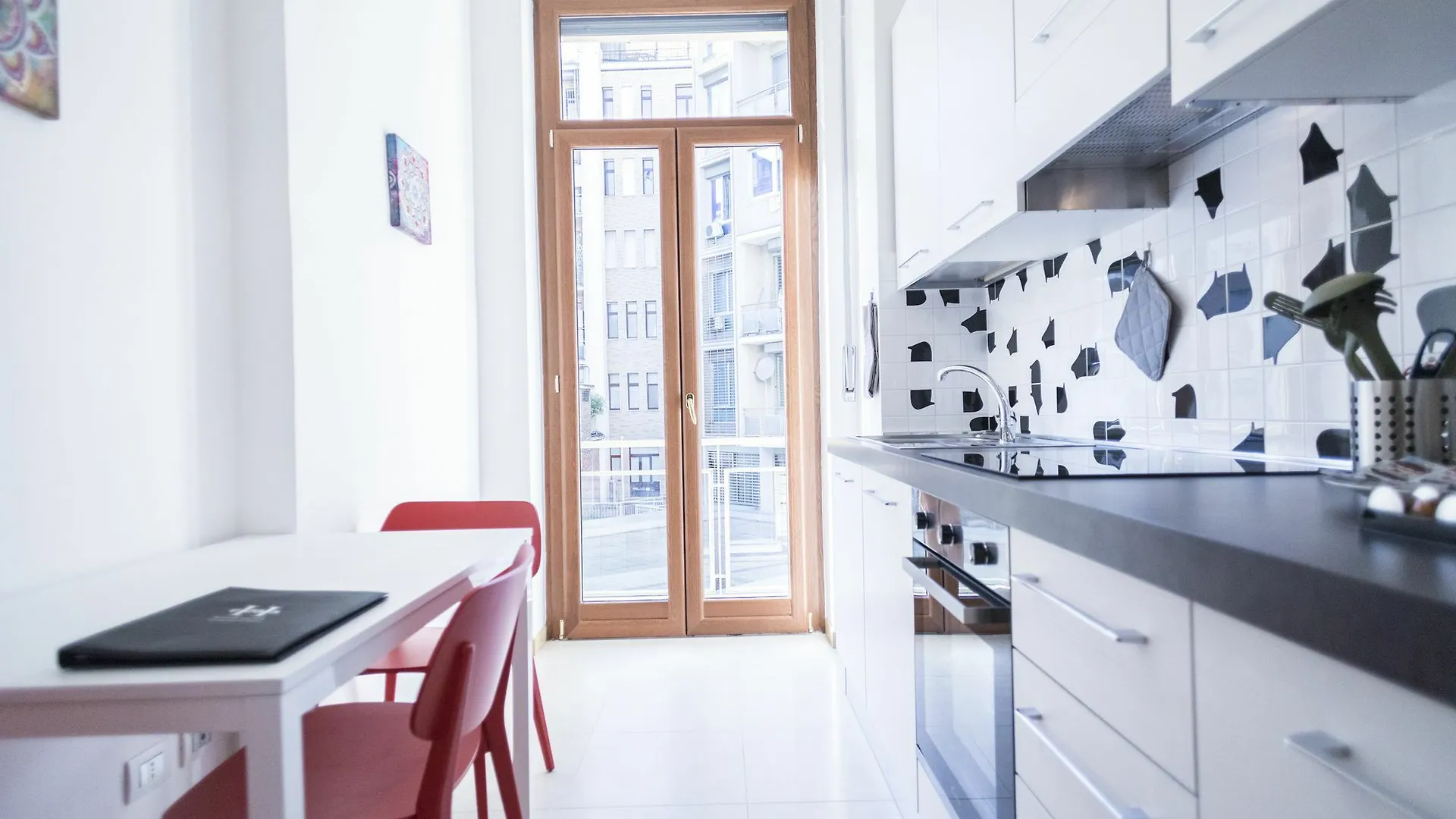 Hemeras Boutique Homes - Design Apartments Near Duomo Cathedral Milan Italy