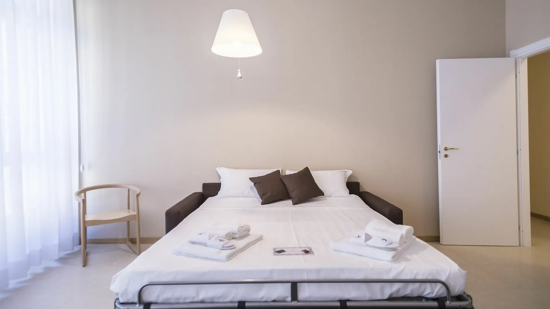 Hemeras Boutique Homes - Design Apartments Near Duomo Cathedral Milan Italy