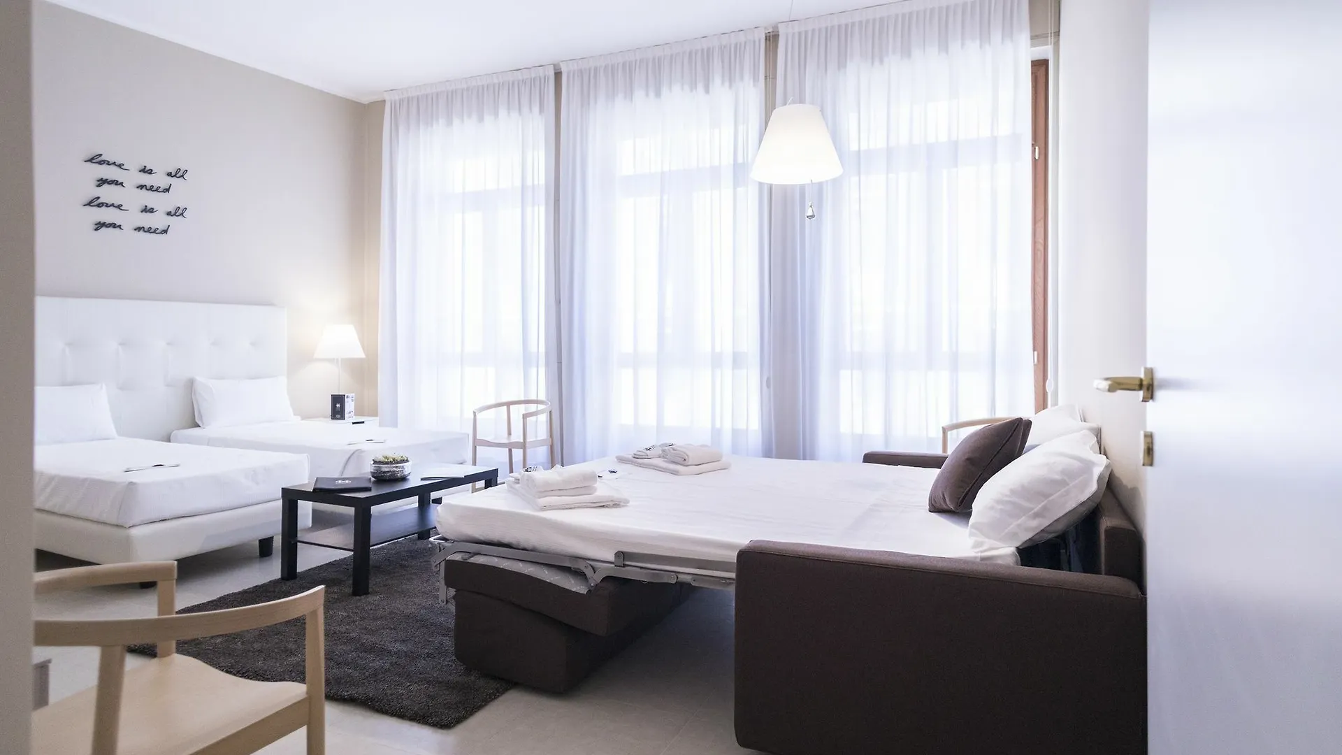 Hemeras Boutique Homes - Design Apartments Near Duomo Cathedral Milan Italy