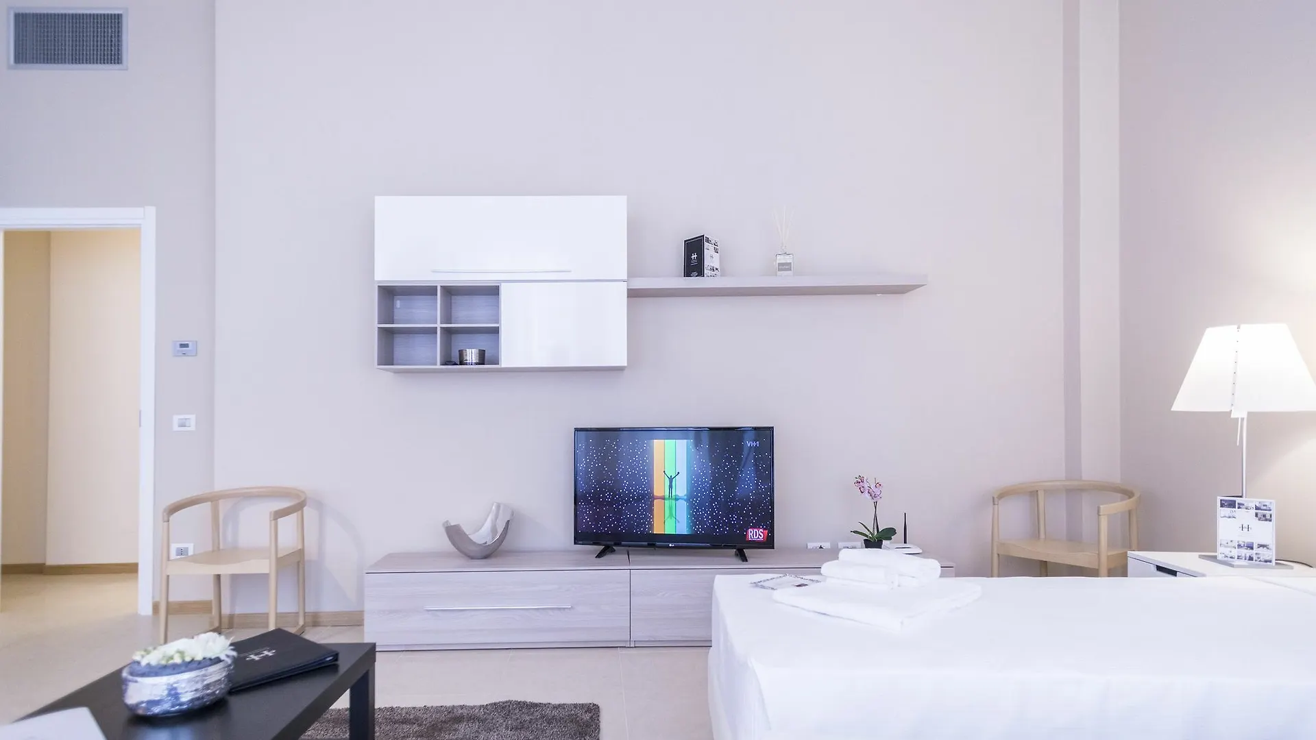 Hemeras Boutique Homes - Design Apartments Near Duomo Cathedral Milan