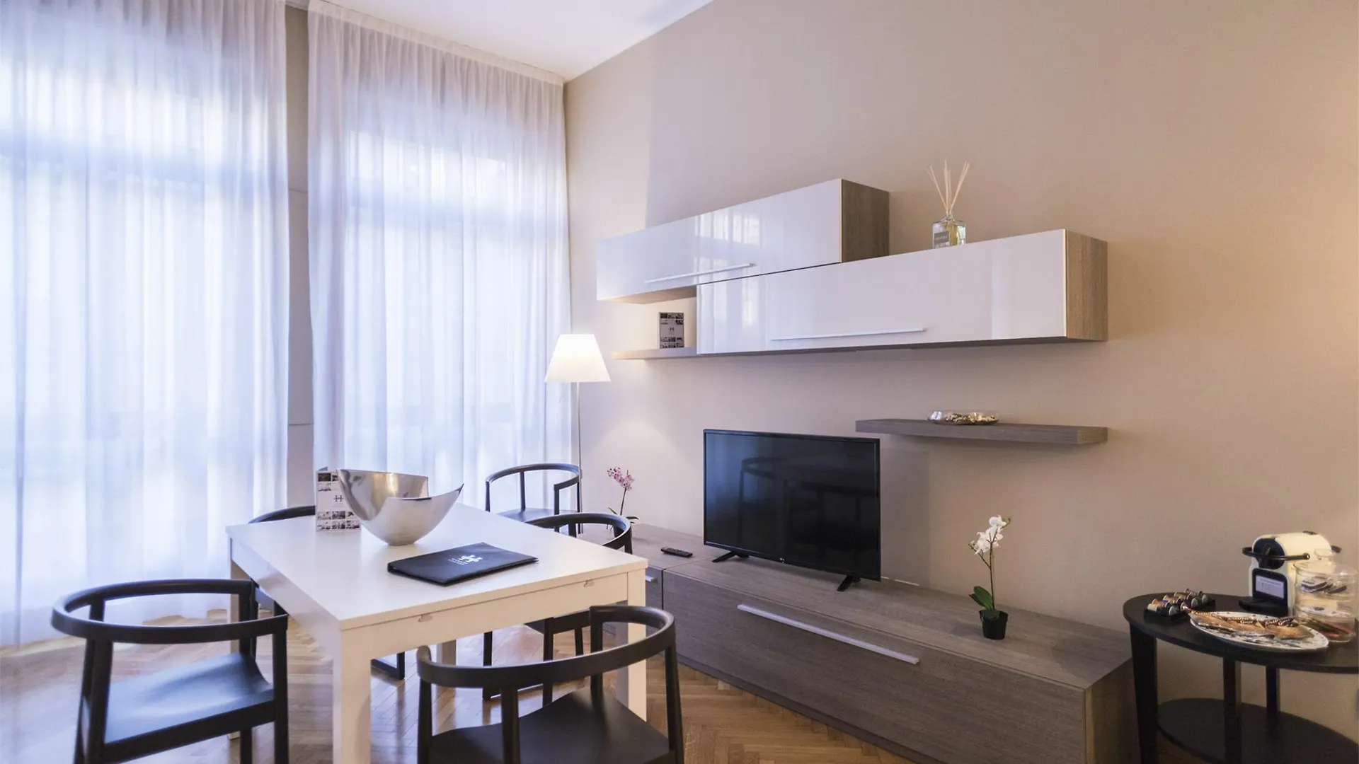 Hemeras Boutique Homes - Design Apartments Near Duomo Cathedral Milan