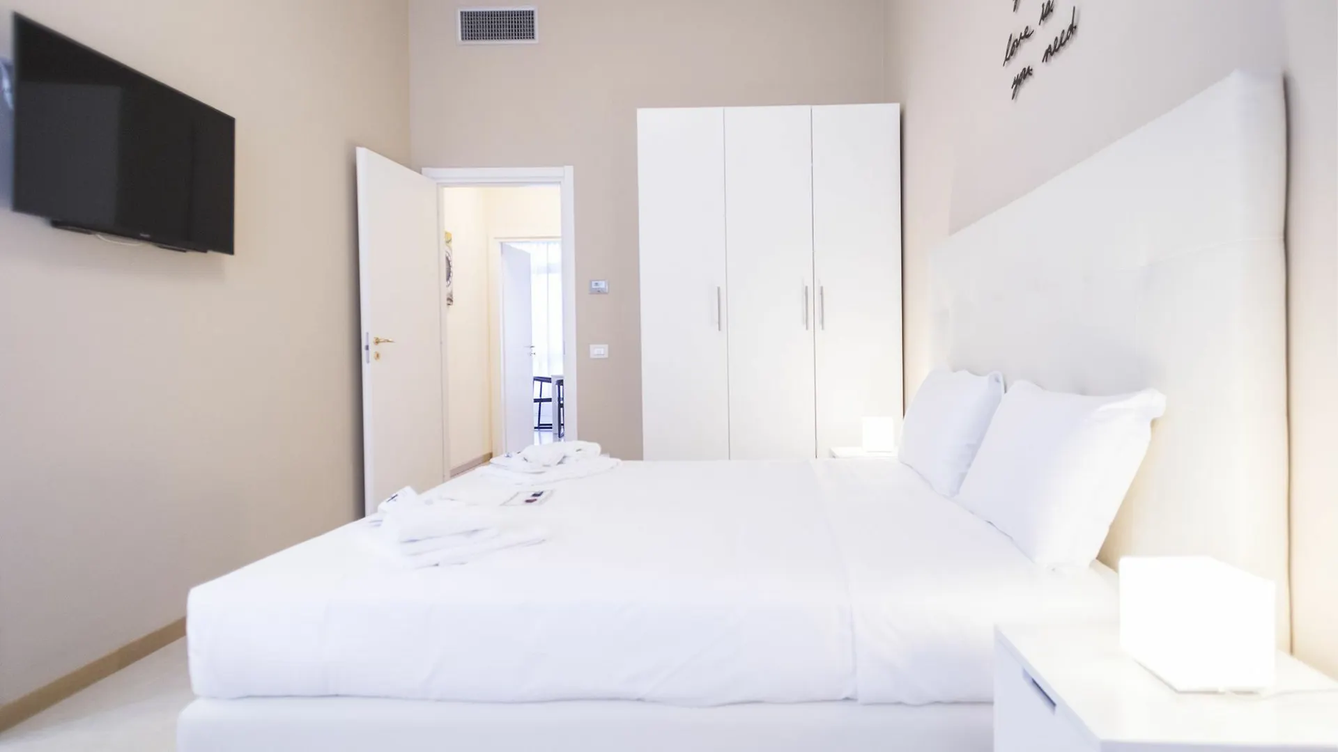 Hemeras Boutique Homes - Design Apartments Near Duomo Cathedral Milan